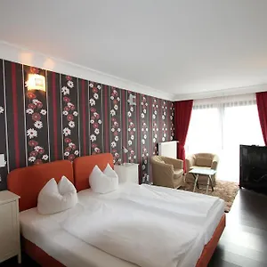 Apartmenthaus Alt Graz *** Дюссельдорф